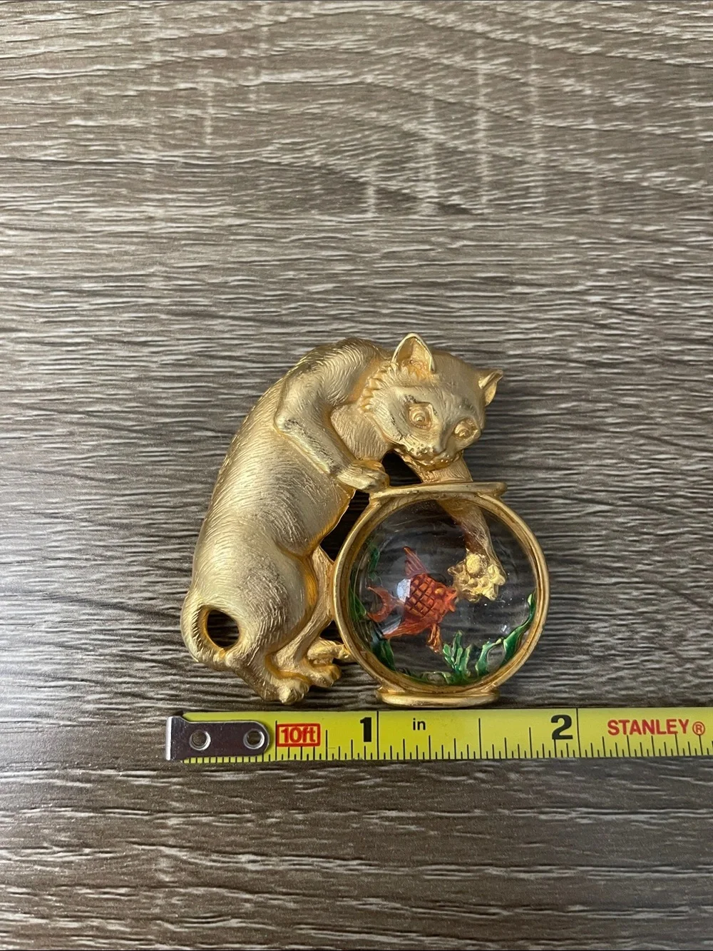 Gold Cat Figurine with Fishbowl Accent - Brooch